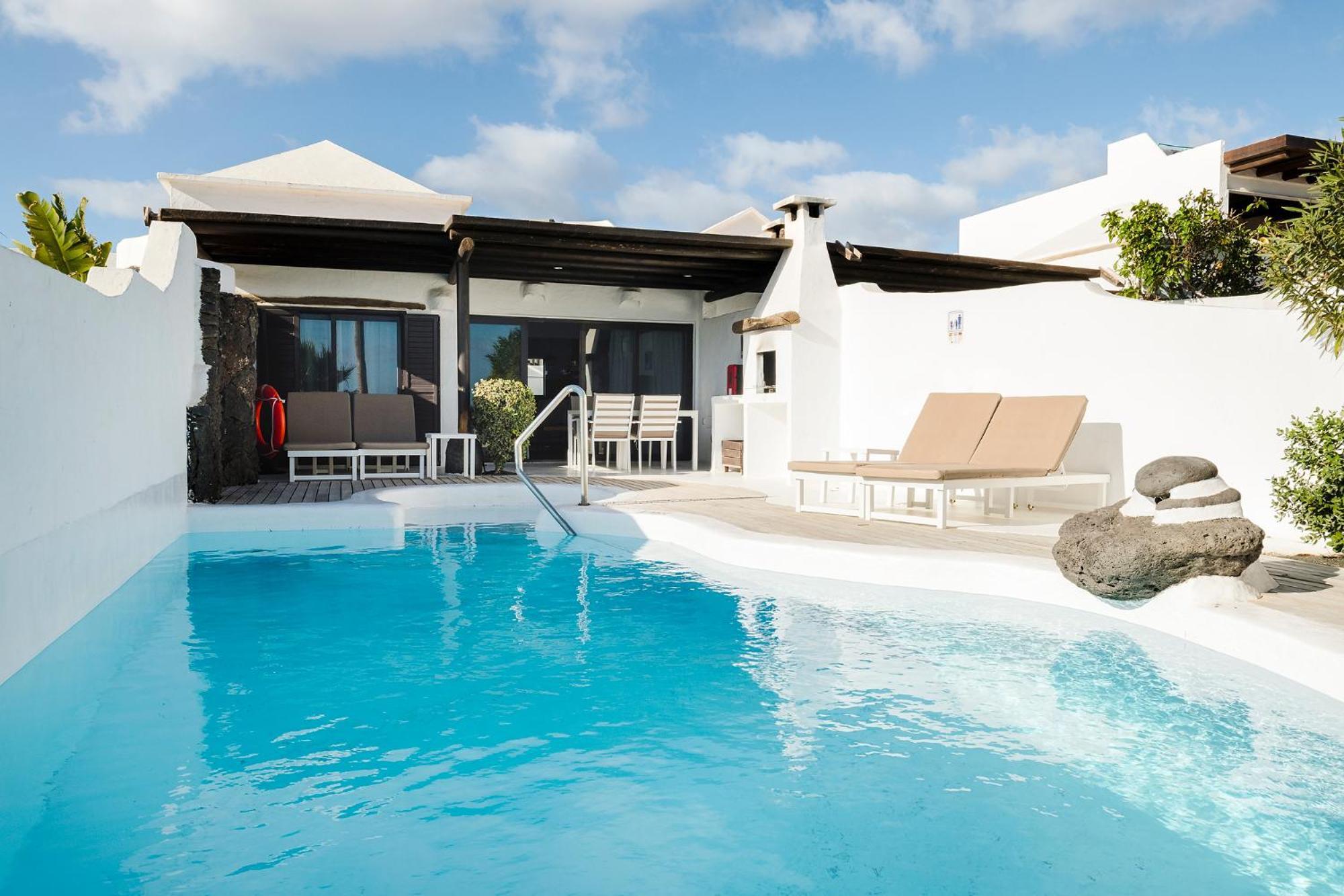 Kamezi Boutique Villa *